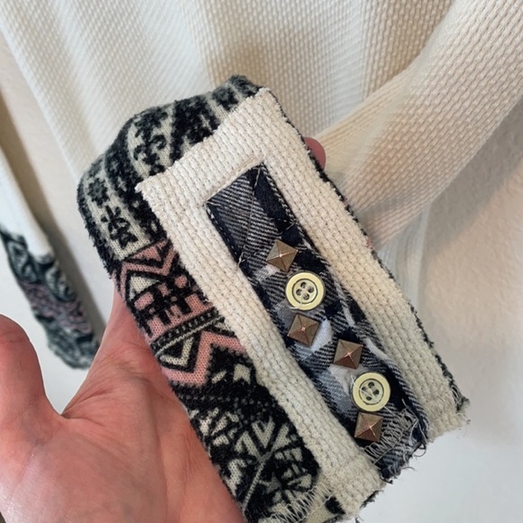 We The Free Hyperactive Hippie Kyoto Cuff Thermal - Picture 2 of 5